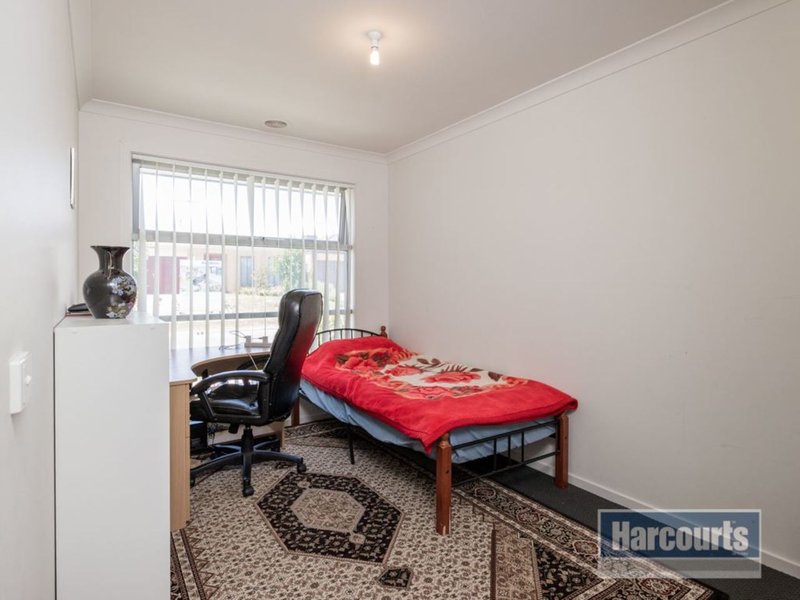 Photo - 6 Cob Terrace, Clyde North VIC 3978 - Image 6