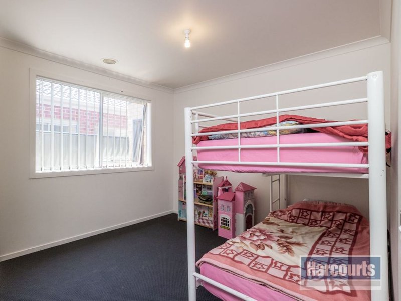 Photo - 6 Cob Terrace, Clyde North VIC 3978 - Image 7