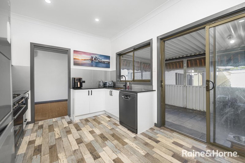 Photo - 6 Cobbin Parade, Belmont NSW 2280 - Image 4