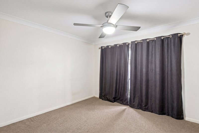 Photo - 6 Codrington Circuit, Pacific Pines QLD 4211 - Image 13