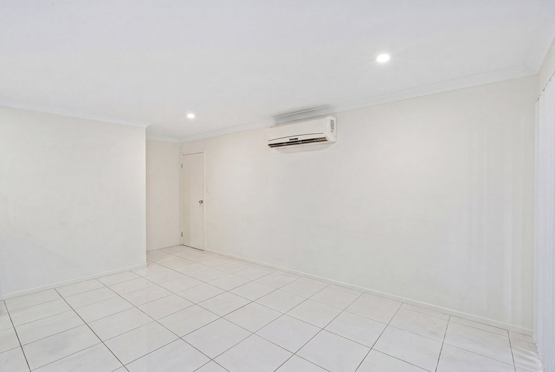 Photo - 6 Codrington Circuit, Pacific Pines QLD 4211 - Image 17