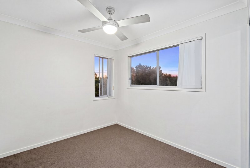 Photo - 6 Codrington Circuit, Pacific Pines QLD 4211 - Image 20
