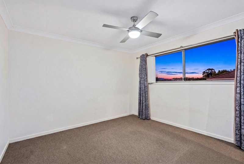 Photo - 6 Codrington Circuit, Pacific Pines QLD 4211 - Image 22