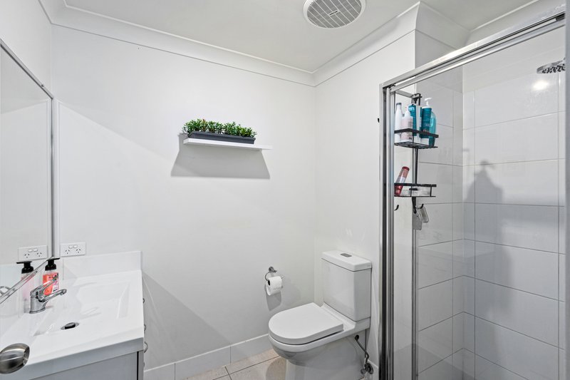 Photo - 6 Codrington Circuit, Pacific Pines QLD 4211 - Image 23