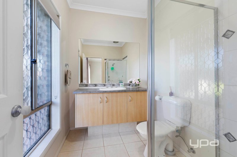 Photo - 6 Colchester Vista, Derrimut VIC 3026 - Image 10