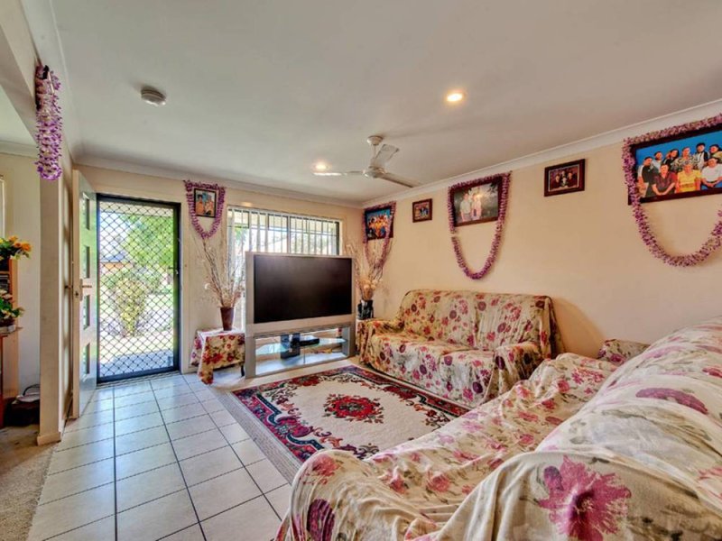 Photo - 6 Collins Street, Collingwood Park QLD 4301 - Image 3