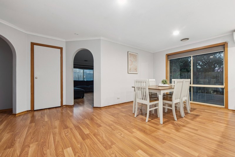 Photo - 6 Colwyn Close, Langwarrin VIC 3910 - Image 13