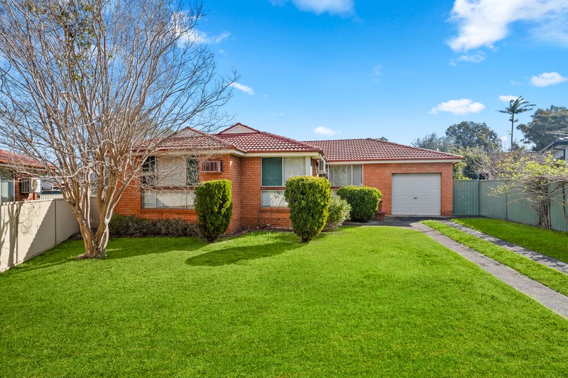 Photo - 6 Como Place, St Johns Park NSW 2176 - Image 1