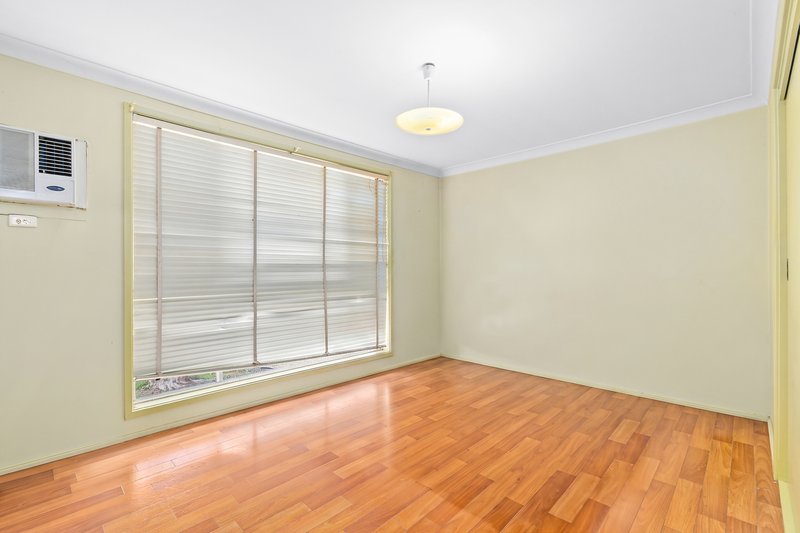 Photo - 6 Como Place, St Johns Park NSW 2176 - Image 6