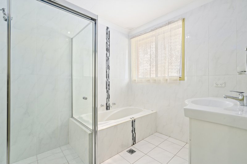 Photo - 6 Como Place, St Johns Park NSW 2176 - Image 7