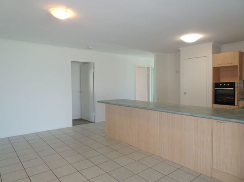 Photo - 6 Conan Close, Wulkuraka QLD 4305 - Image 3