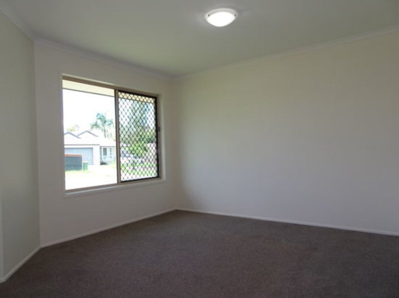 Photo - 6 Conan Close, Wulkuraka QLD 4305 - Image 5