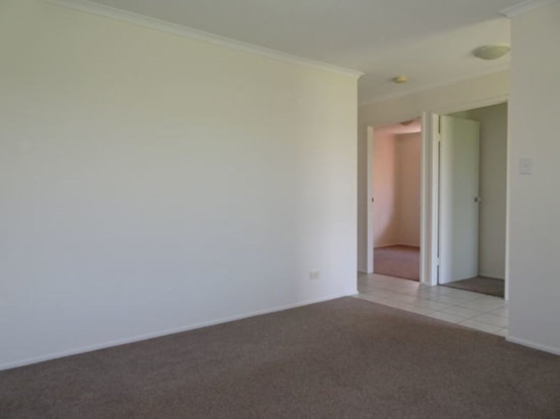 Photo - 6 Conan Close, Wulkuraka QLD 4305 - Image 6