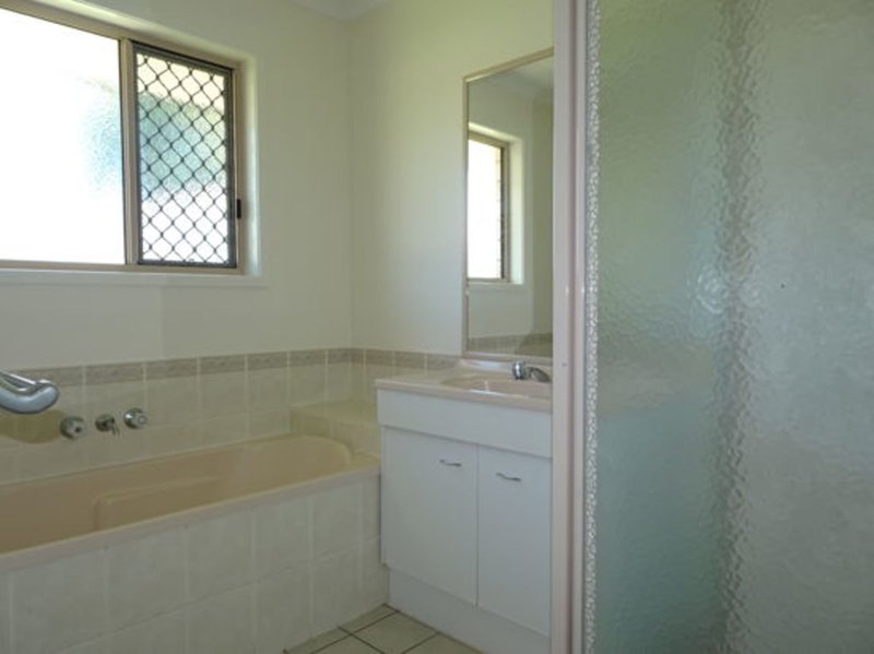 Photo - 6 Conan Close, Wulkuraka QLD 4305 - Image 15