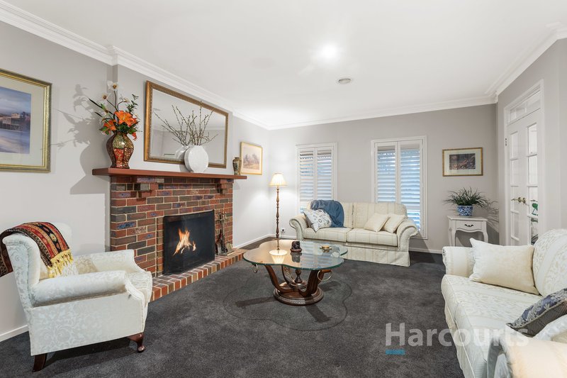 Photo - 6 Condos Court, Wantirna South VIC 3152 - Image 4