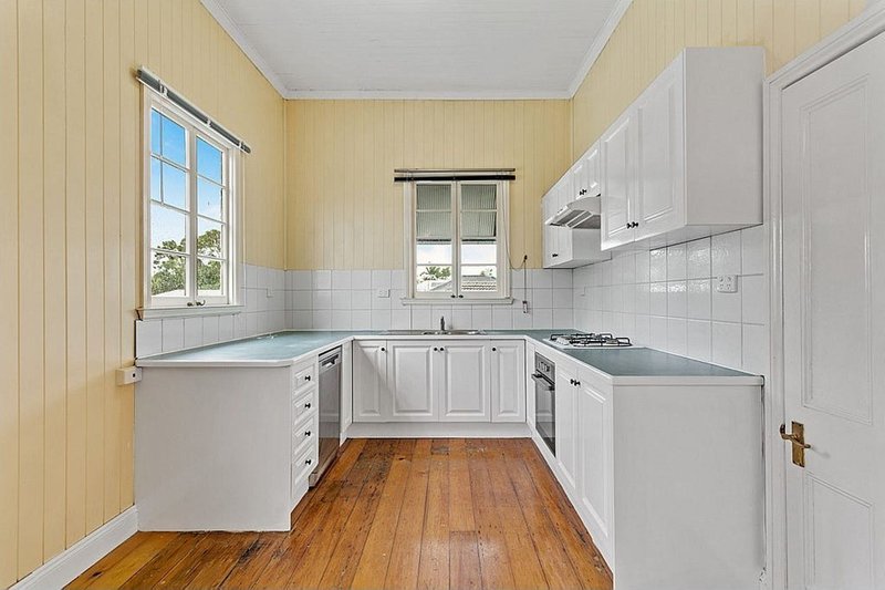 Photo - 6 Connaught Street, Sandgate QLD 4017 - Image 3