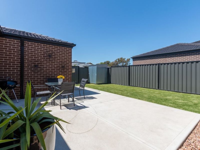 Photo - 6 Constance Way, Pakenham VIC 3810 - Image 13