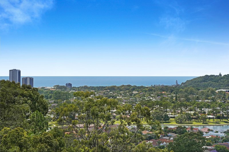 Photo - 6 Coogee Court, Elanora QLD 4221 - Image 2