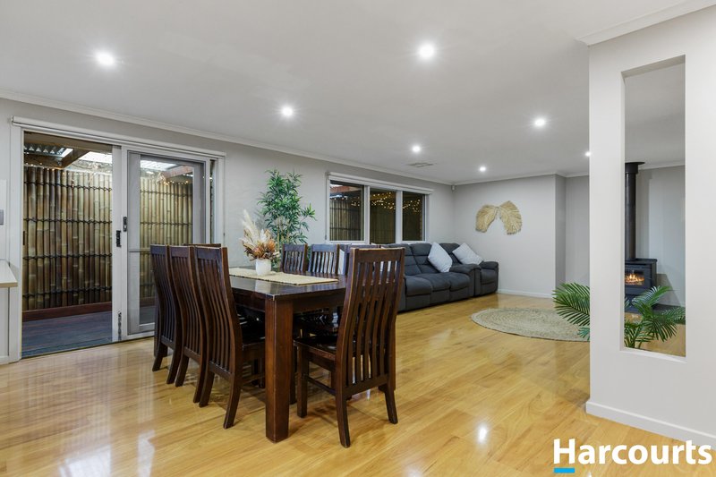 Photo - 6 Corhanwarrabul Close, Rowville VIC 3178 - Image 4