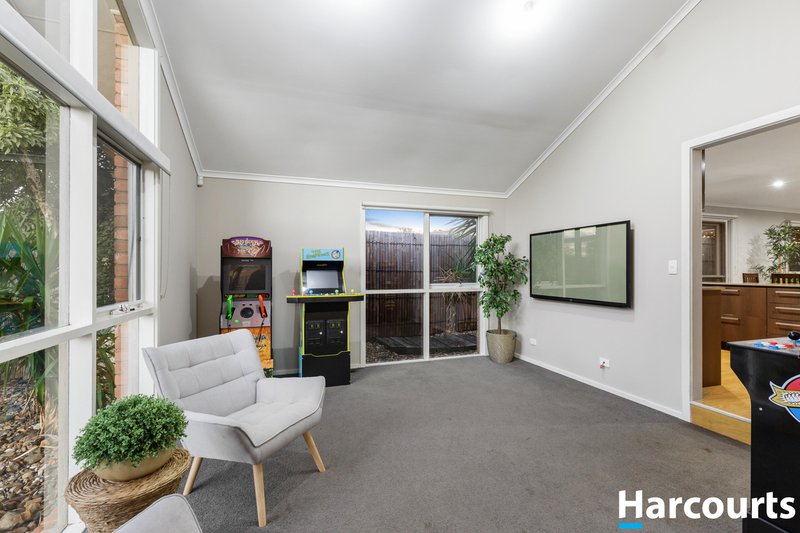 Photo - 6 Corhanwarrabul Close, Rowville VIC 3178 - Image 7