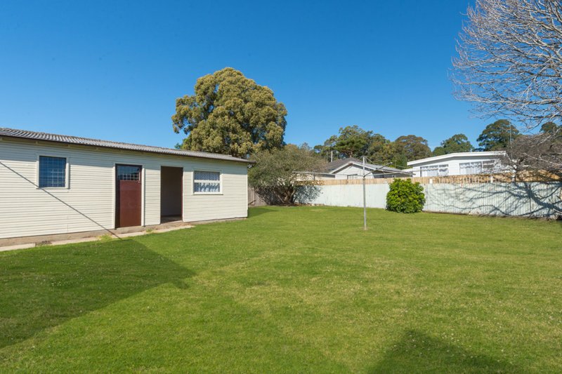 Photo - 6 Cornwall Road, Dapto NSW 2530 - Image 6