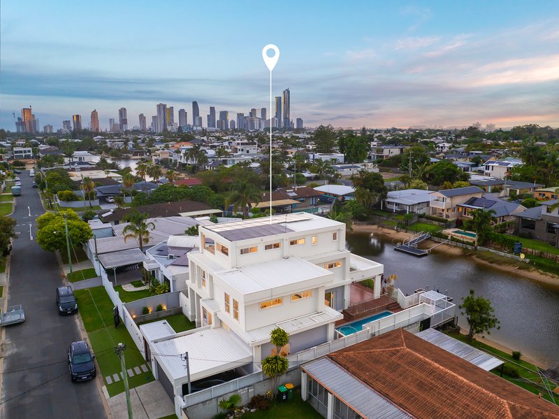 Photo - 6 Costa Court, Broadbeach Waters QLD 4218 - Image 21