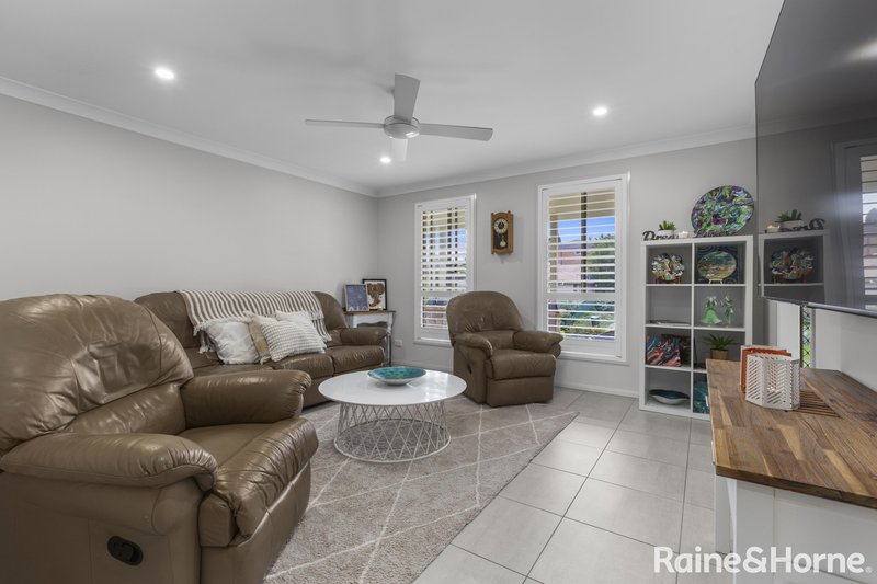 Photo - 6 Cottonwood Chase, Fletcher NSW 2287 - Image 3