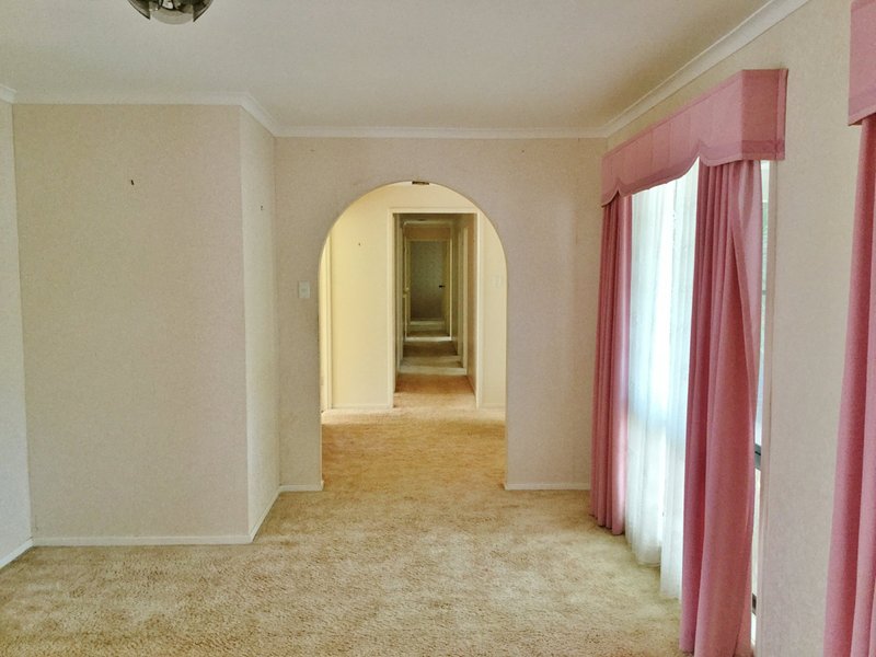 Photo - 6 Cowie Drive, Kingaroy QLD 4610 - Image 7