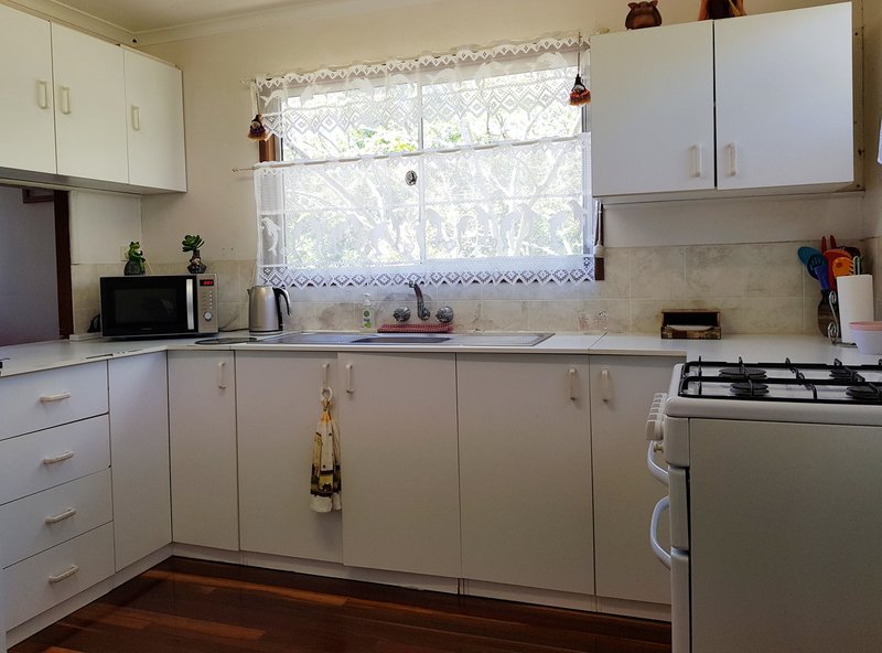 Photo - 6 Cran St , Tinana QLD 4650 - Image 2