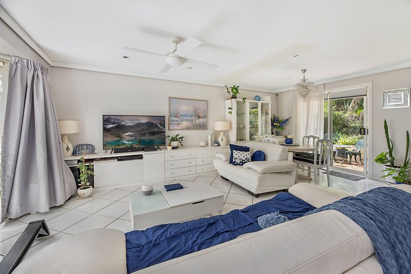 Photo - 6 Crestmont Drive, Buderim QLD 4556 - Image 2