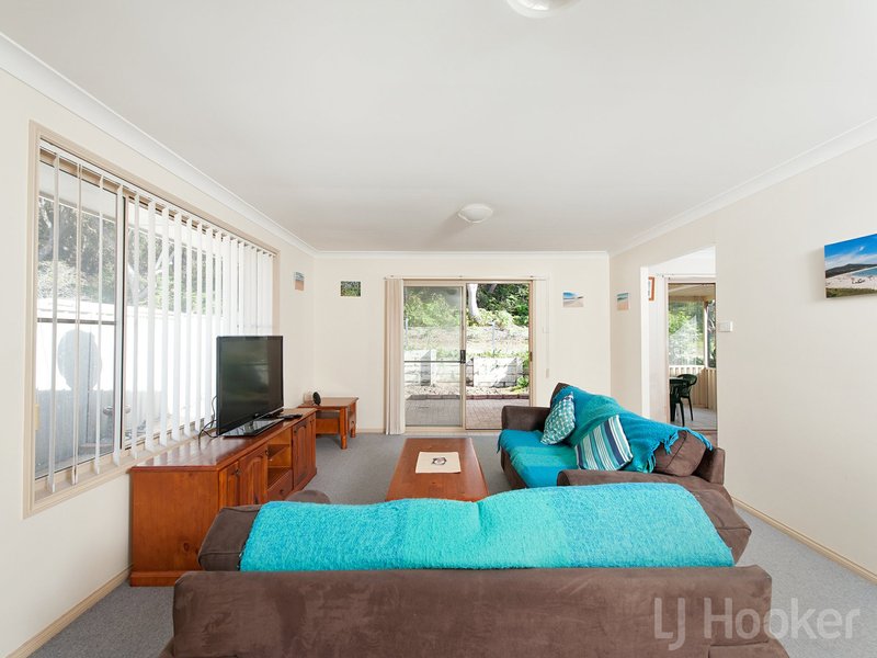 Photo - 6 Creswell Place, Fingal Bay NSW 2315 - Image 5