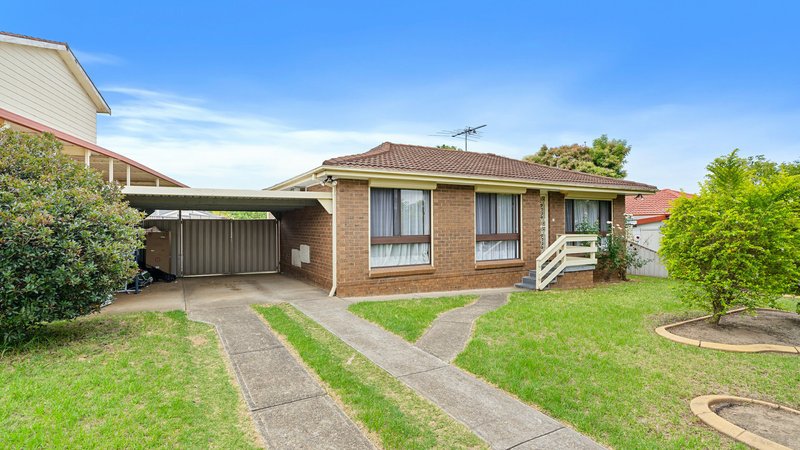Photo - 6 Cromarty Place, St Andrews NSW 2566 - Image 1