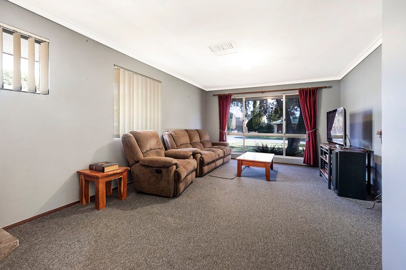 Photo - 6 Cronin Place, Armadale WA 6112 - Image 5