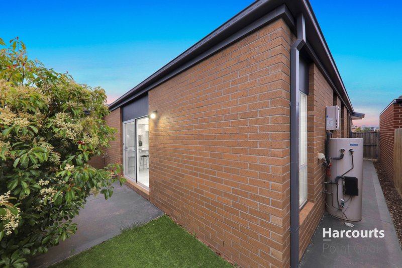 Photo - 6 Crotona Way, Point Cook VIC 3030 - Image 22