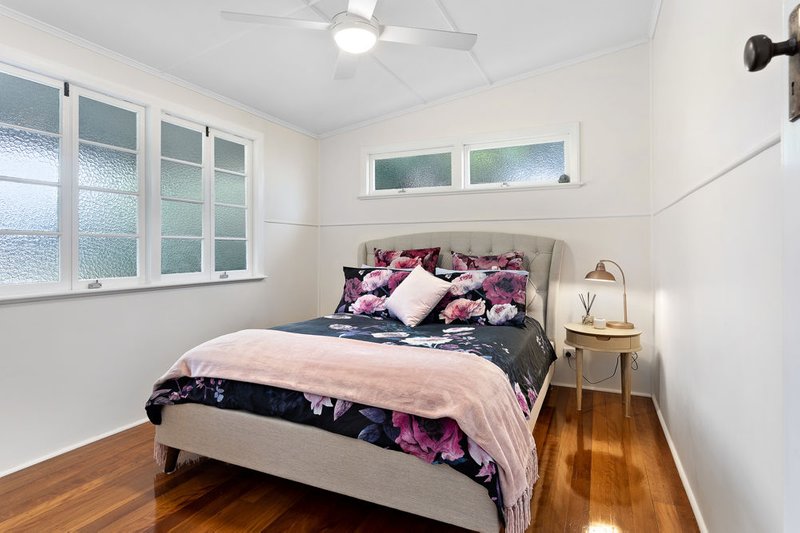 Photo - 6 Crown Street, Mitchelton QLD 4053 - Image 10