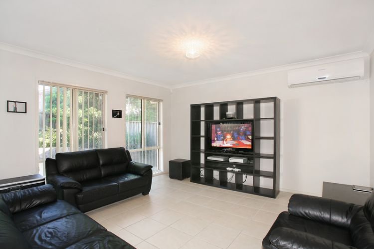 Photo - 6 Cummings Avenue, Pemulwuy NSW 2145 - Image 3