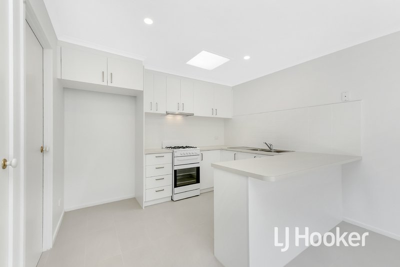 Photo - 6 Cumulus Court, Hampton Park VIC 3976 - Image 4