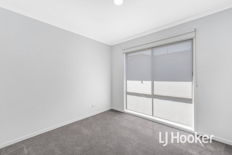 Photo - 6 Cumulus Court, Hampton Park VIC 3976 - Image 9