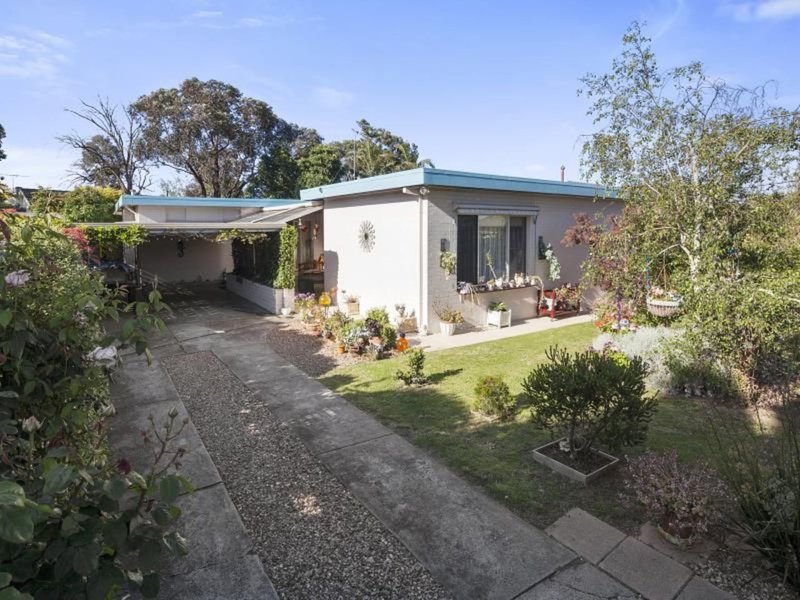 6 Cuthbert Ave , Highton VIC 3216