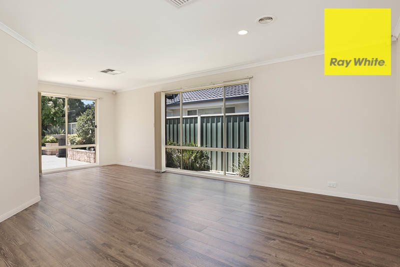 Photo - 6 Dalkeith Drive, Point Cook VIC 3030 - Image 2