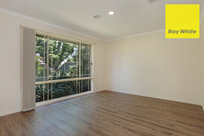 Photo - 6 Dalkeith Drive, Point Cook VIC 3030 - Image 3