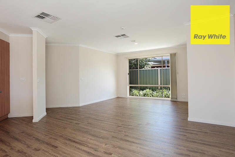 Photo - 6 Dalkeith Drive, Point Cook VIC 3030 - Image 6