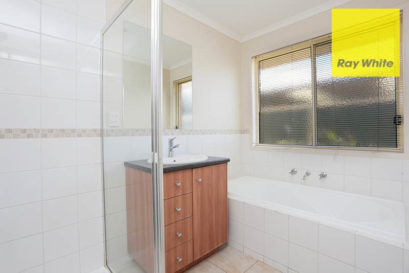 Photo - 6 Dalkeith Drive, Point Cook VIC 3030 - Image 7