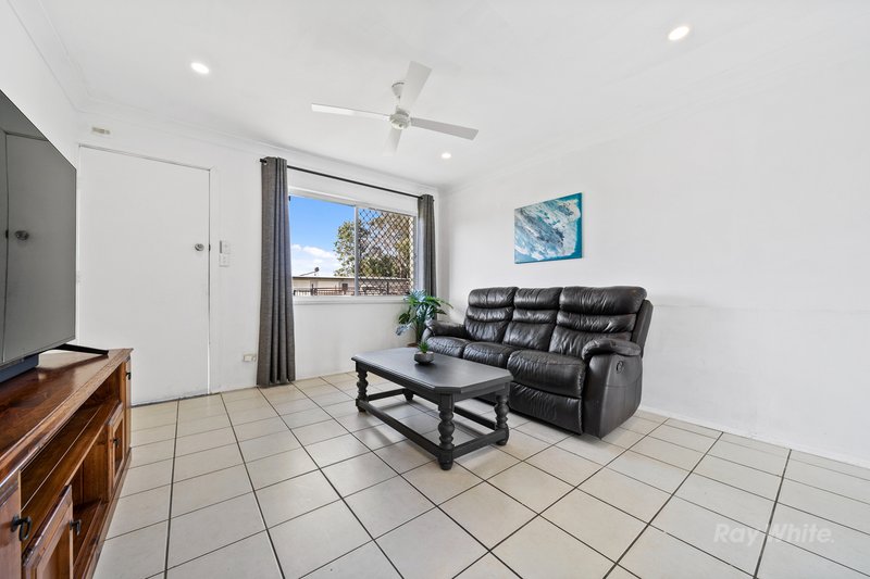 Photo - 6 Dampier Avenue, Eagleby QLD 4207 - Image 5