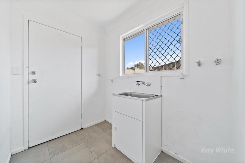 Photo - 6 Dampier Avenue, Eagleby QLD 4207 - Image 9