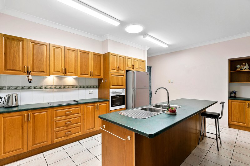 Photo - 6 Daphne Court, Torquay QLD 4655 - Image 10