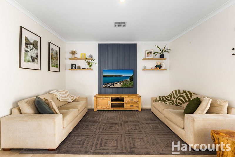 Photo - 6 Darkan Close, Dudley Park WA 6210 - Image 6