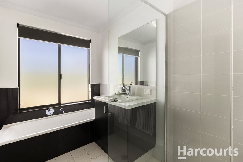 Photo - 6 Darkan Close, Dudley Park WA 6210 - Image 12