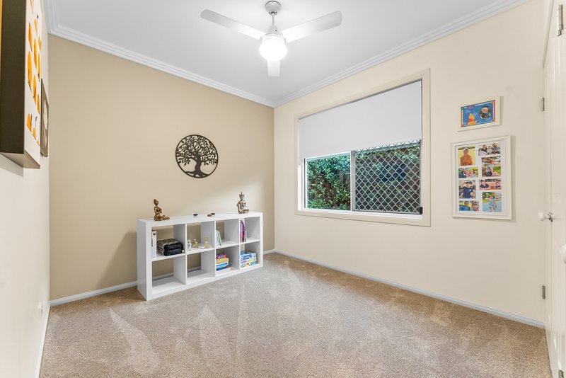 Photo - 6 Darter Close, North Lakes QLD 4509 - Image 14