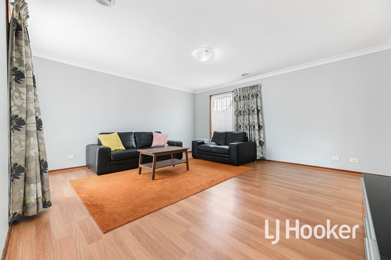 Photo - 6 Daryl Court, Hampton Park VIC 3976 - Image 2